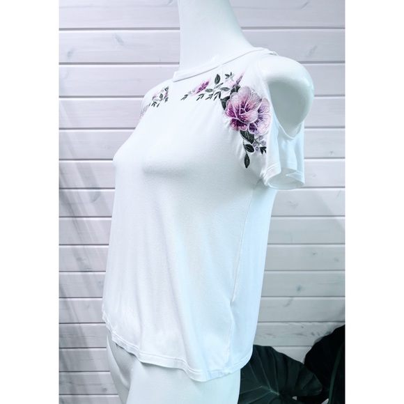 EUC | American Eagle Cold Shoulder Embroidered Tee | XS | “Soft & Sexy” Line - Picture 3 of 13
